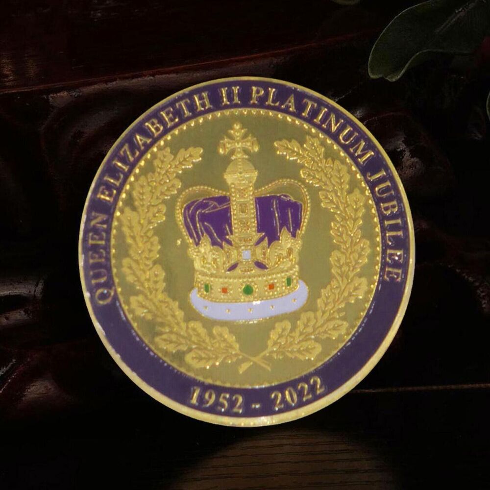 Queen Elizabeth II Platinum Jubilee Commemorative Coin Royal Collection Gift