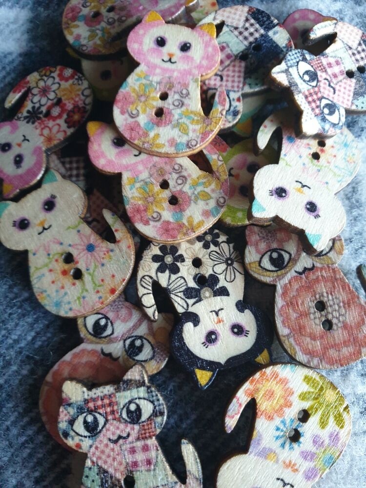 Sewing Large Craft Buttons 30mm Mixed Novelty Cat Wooden 10pcs